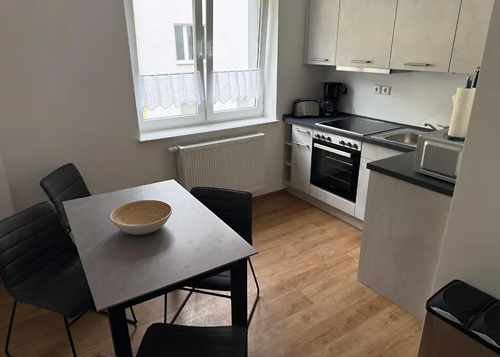 Voll Moeblierte Gaestewohnung In Magdeburg-salbke Apartman